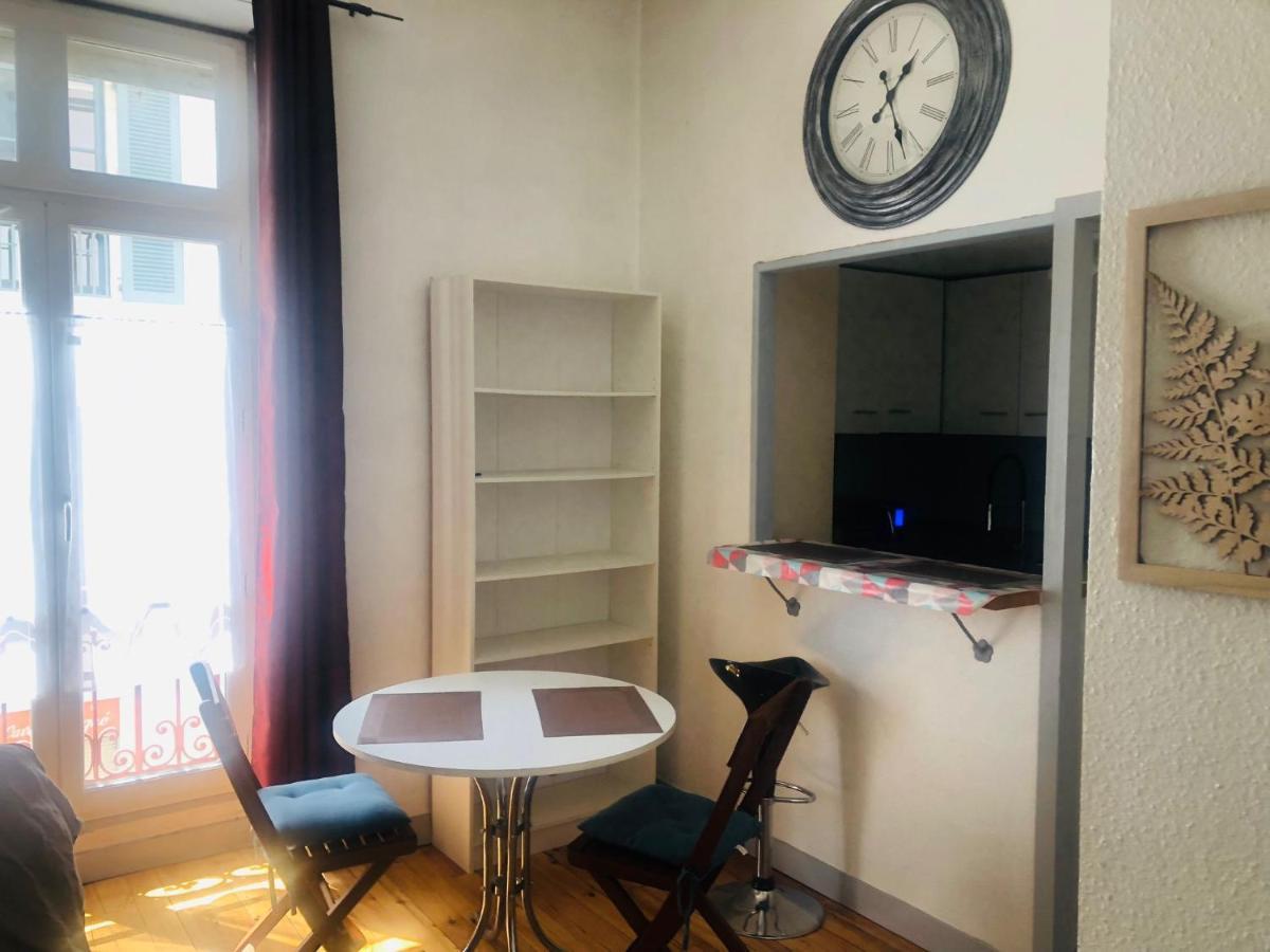 Le Gambetta T2 Cosy Hypercentre Wifi Fibre Avec Parking Appartement Pau Buitenkant foto