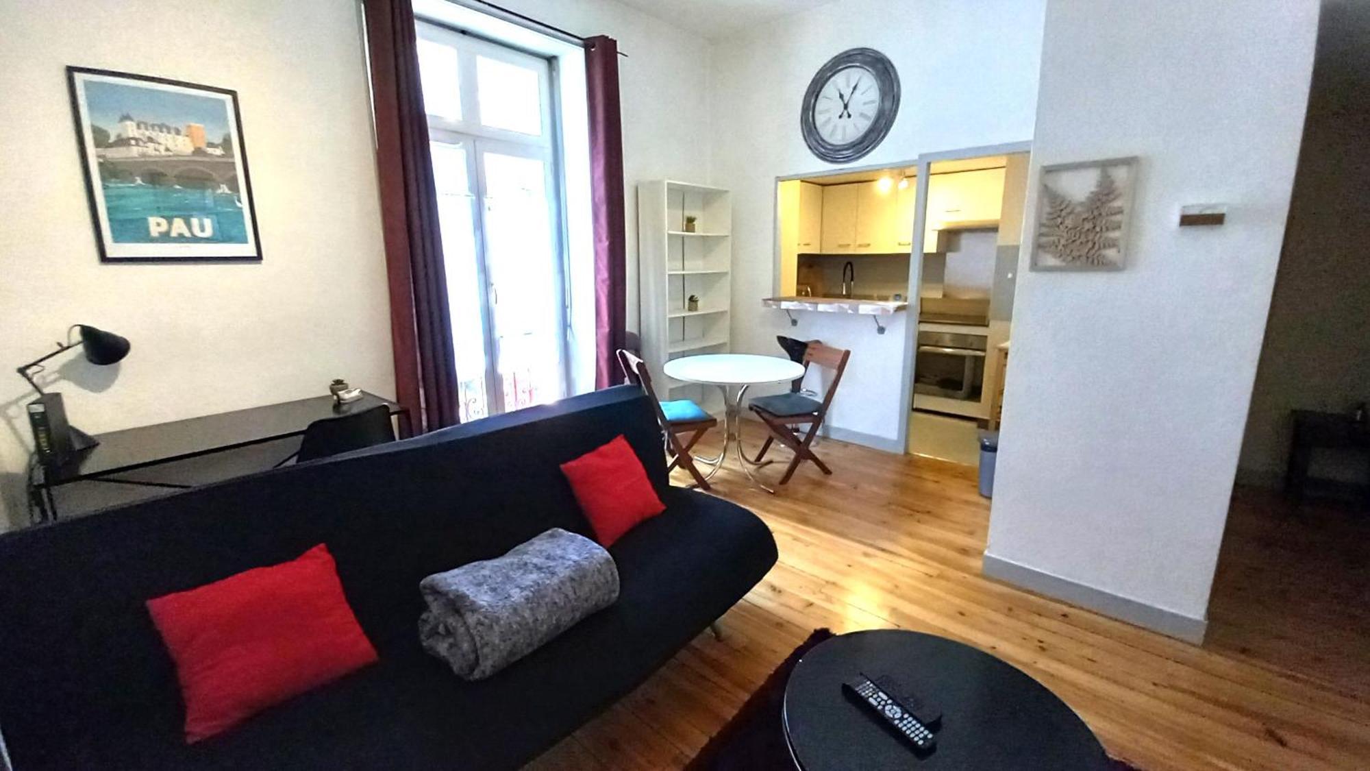 Le Gambetta T2 Cosy Hypercentre Wifi Fibre Avec Parking Appartement Pau Buitenkant foto