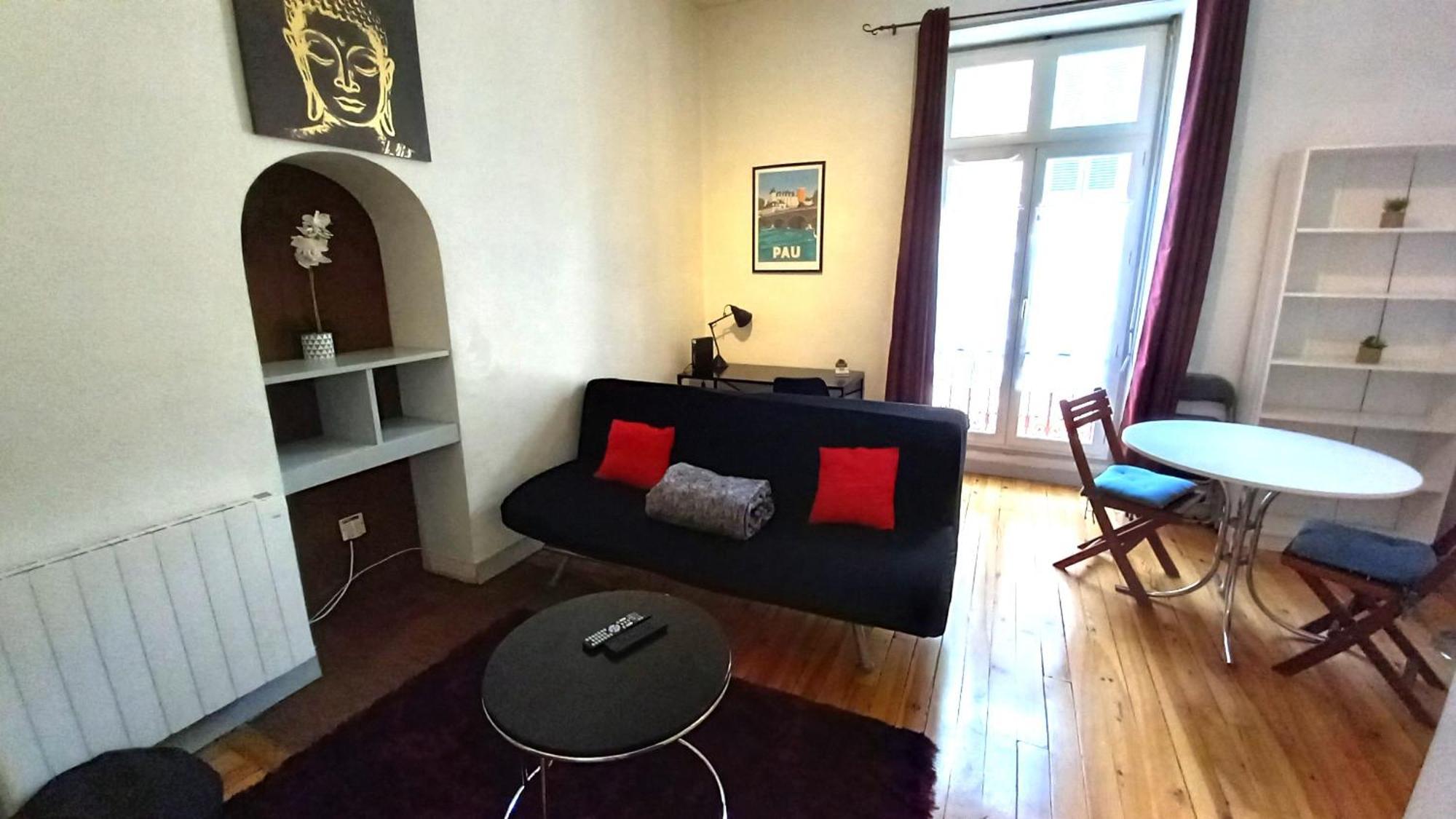 Le Gambetta T2 Cosy Hypercentre Wifi Fibre Avec Parking Appartement Pau Buitenkant foto